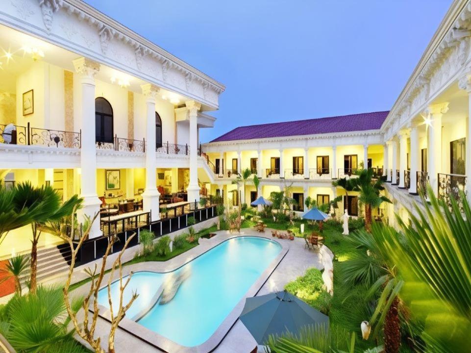 The Grand Palace Hotel Yogyakarta Exterior foto
